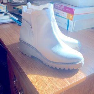 Brand new excellent condition cream dolce vita boots